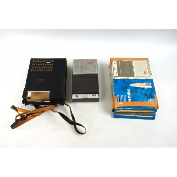 le premier lecteur/enregistreur de cassette compacte dans le Monde 1963 / 1964