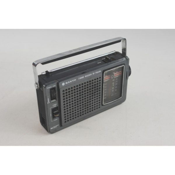 radio SANYO modèle RP 7160 UM